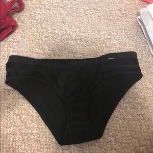 Bikini bottoms (2 pairs)